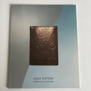 Luis Vuitton Vintage Rare Authentic Catalog Catalogue Agendas et Ecriture 2001